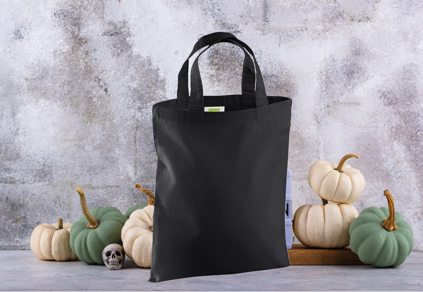 Happy Halloween design trick or treat bag with name detail