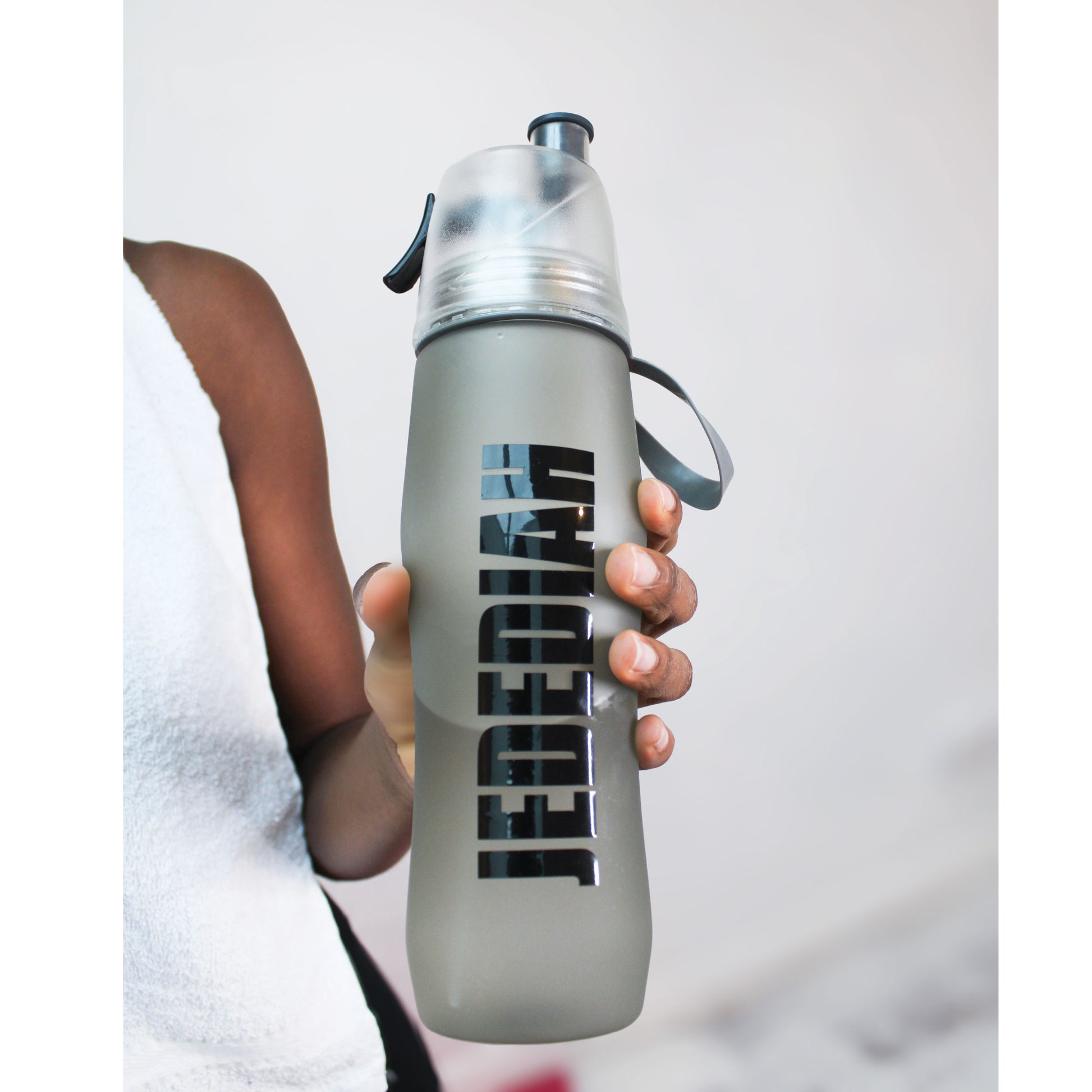 Personalised gym water bottle with spray top showing colour options