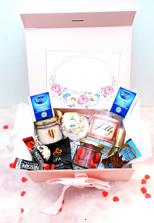 New mum spa gift box set with bath bomb, candle, bath salts, nail polish and treats in magnetic box