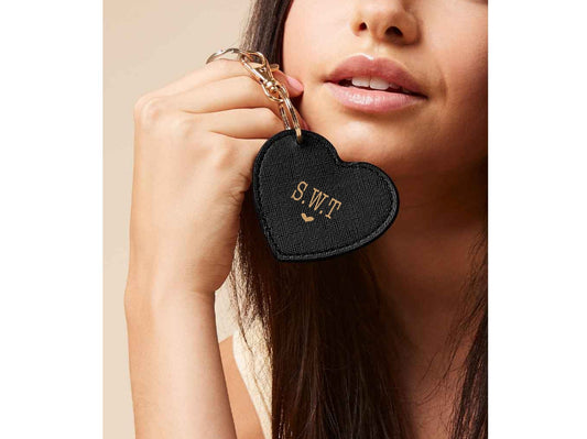 Custom initial keyring in Saffiano vegan leather with high-shine metal clip